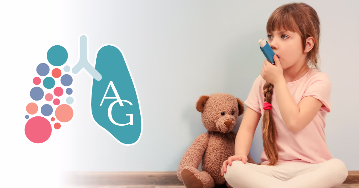 Featured - Image Girl with asthma inhaler and teddy bear
